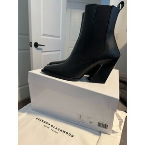 Brand new fabulous Brandon Blackwood Anti boots
